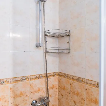 Centrally Located 2bd Flat Apartman