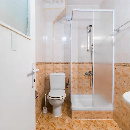 דירה Centrally Located 2bd Flat